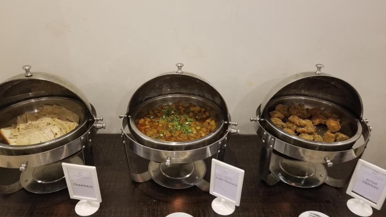 Zifan Hotel & Suites Karacsi Kültér fotó